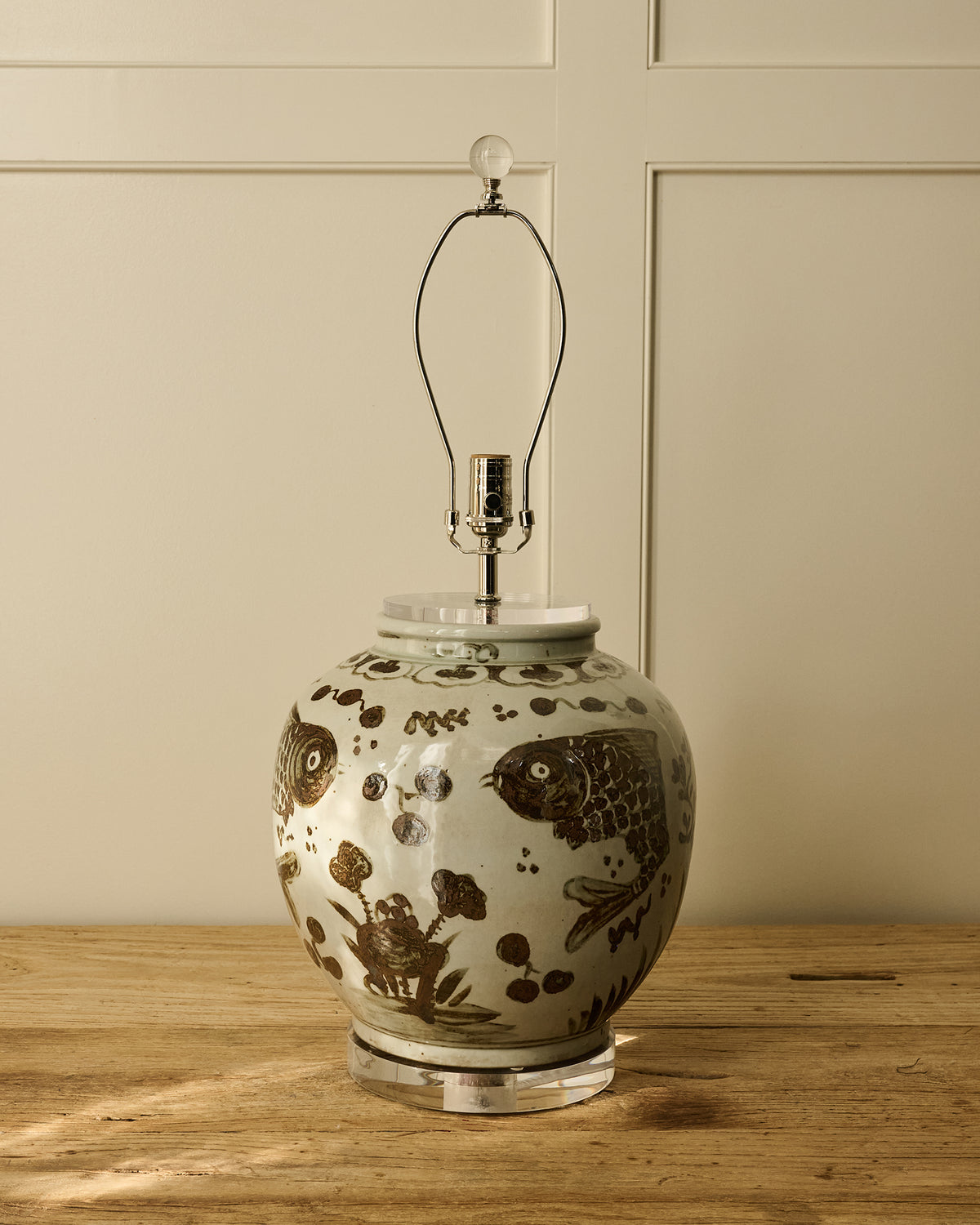 Brown Fish Jar Table Lamp