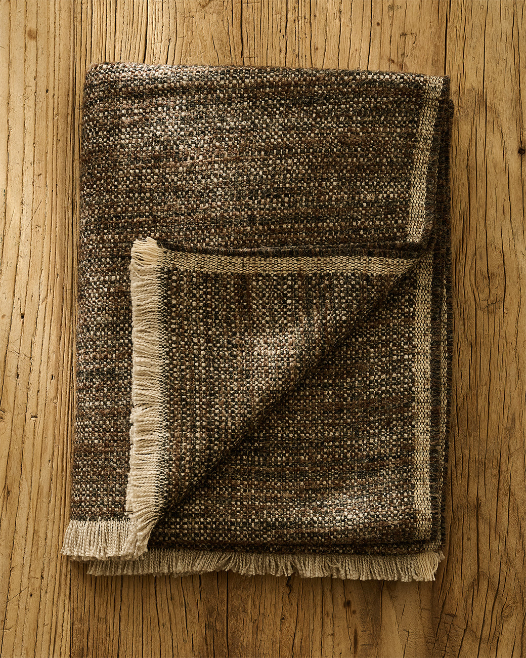 Liam Throw | Black