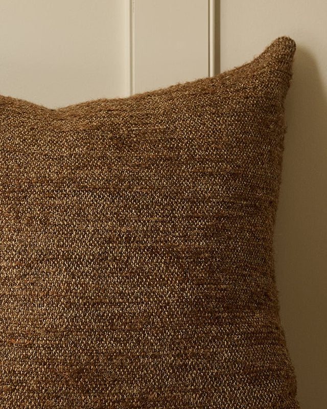 Oliver Pillow | Brown