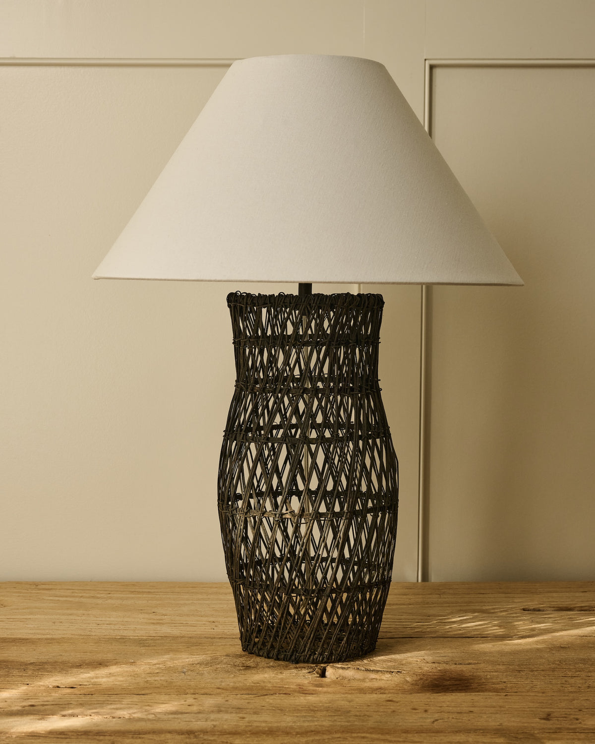 Woven Iron Table Lamp