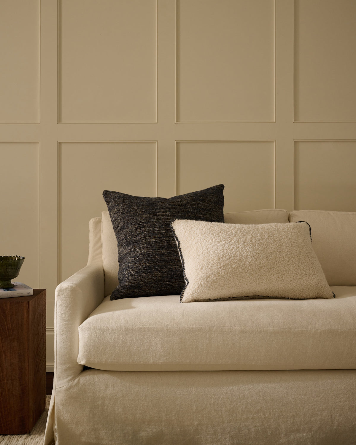 Oliver Pillow | Navy