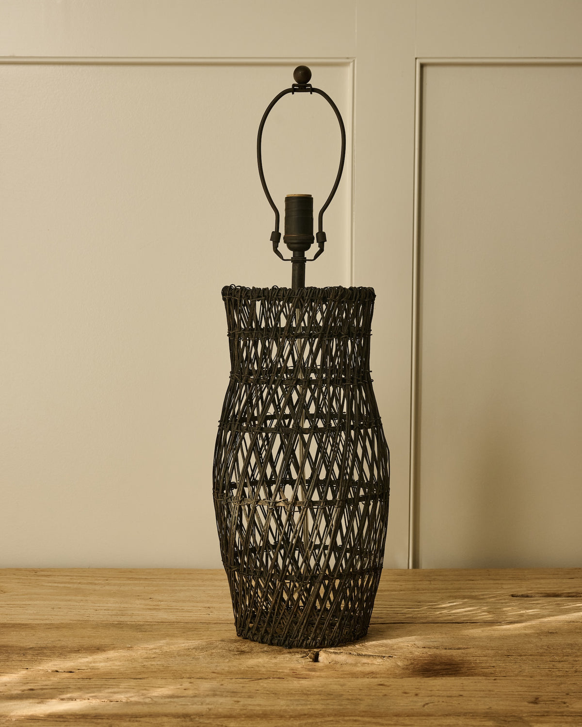 Woven Iron Table Lamp